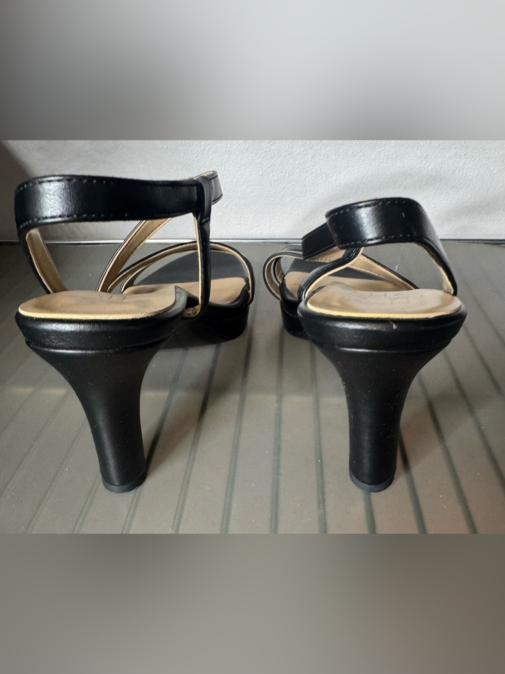 Naturalizer Brenta Black Strappy Slingback Mid-Heels size 7.5 women - Picture 7 of 9